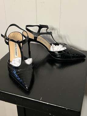 Manolo Blahnik Turgimod Black Crocodile-Embossed Leather T-Strap Pumps Size 36